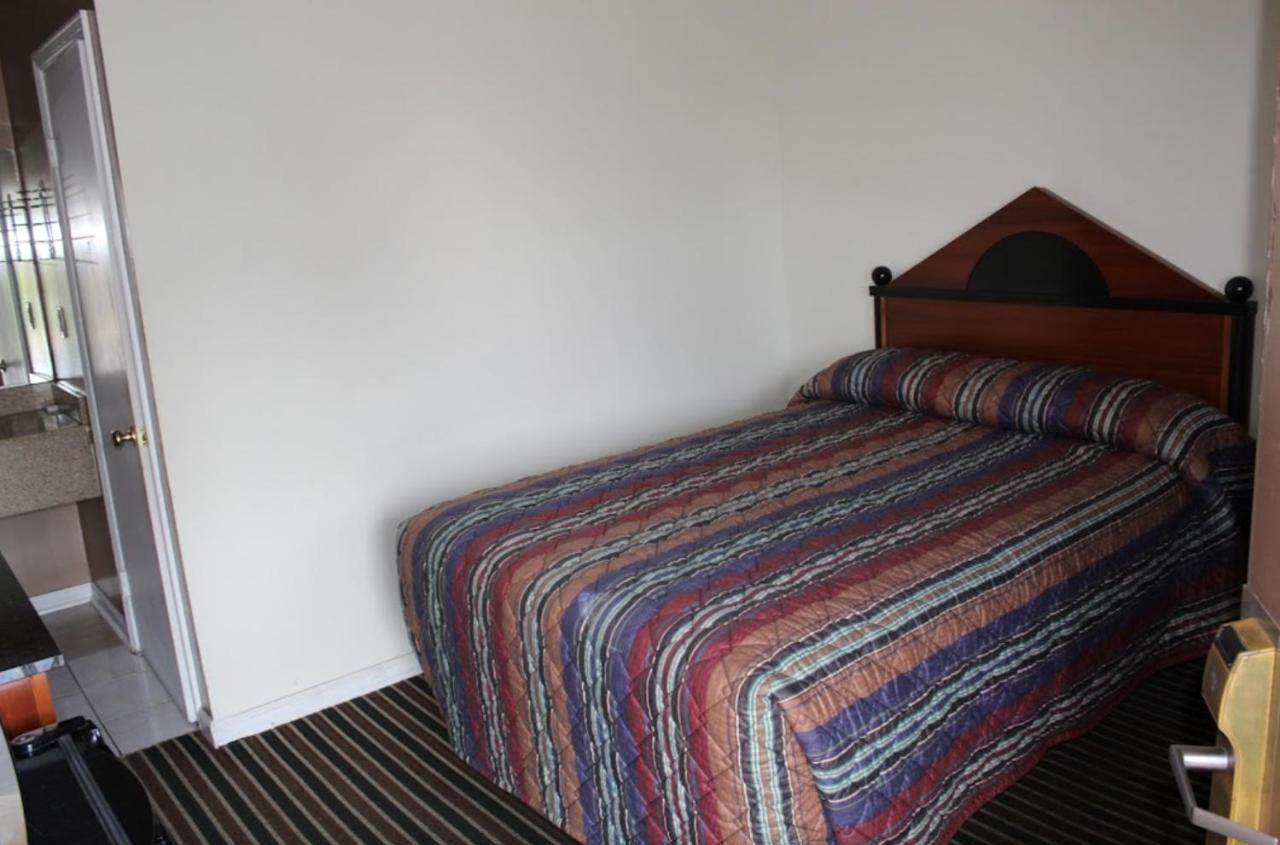 Economy Inn Огъста Екстериор снимка